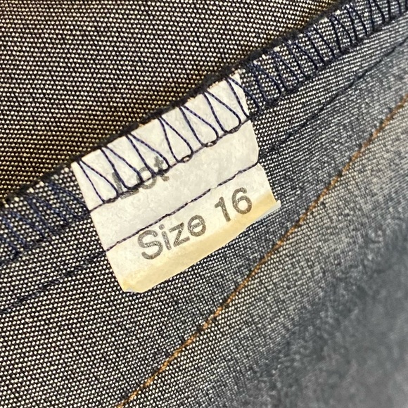 Women’s Blazer - Picture 3 of 3